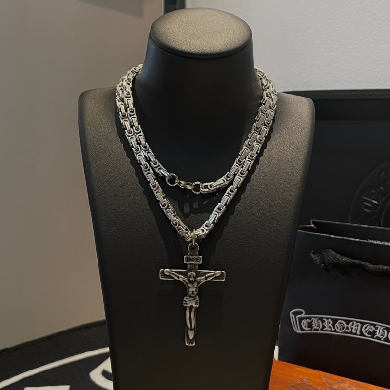 Ch*0me He**ts necklaces